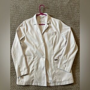 Figs Bellevue Slim Short Lab Coat